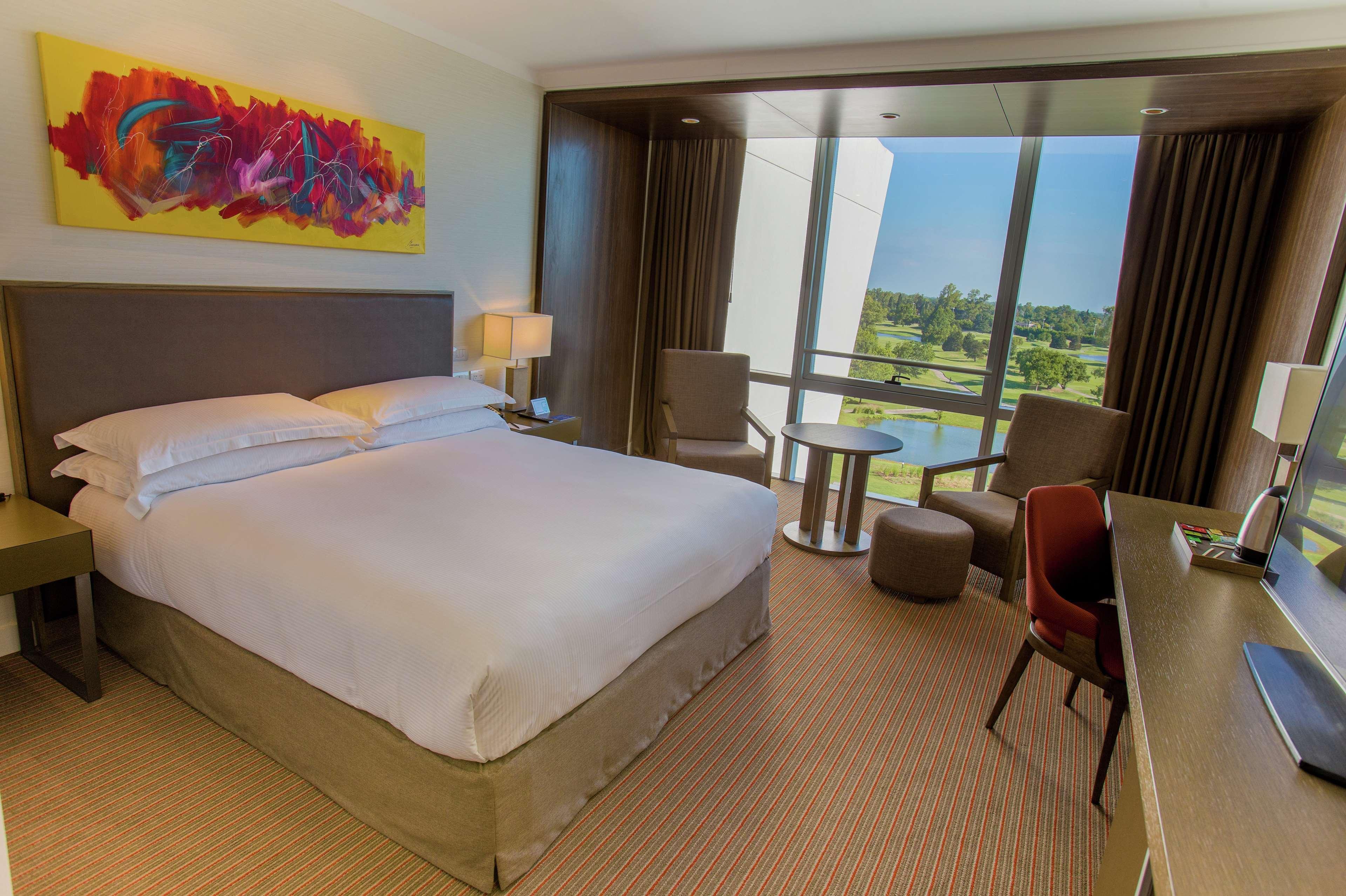 Hilton Pilar Hotel Екстериор снимка