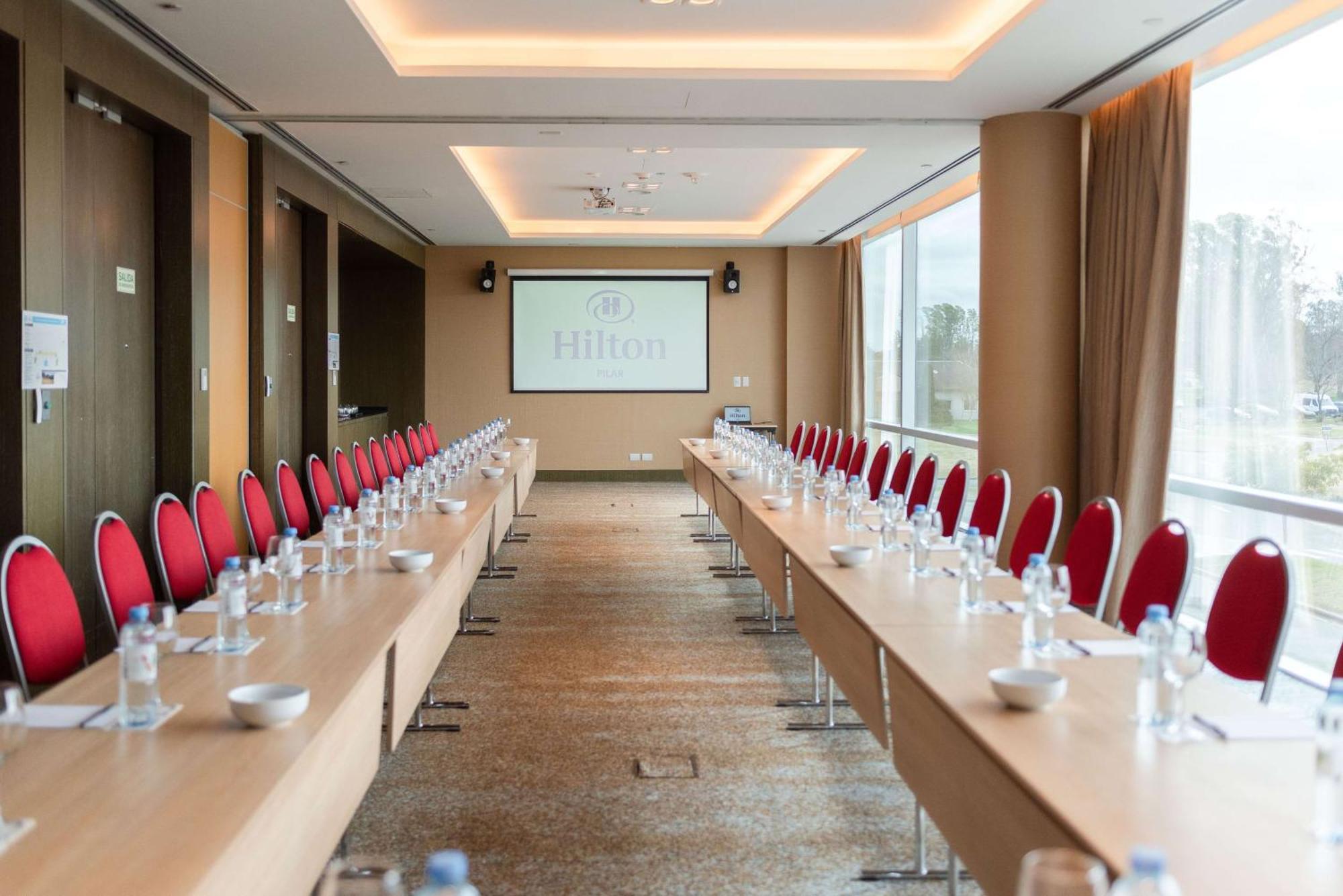 Hilton Pilar Hotel Екстериор снимка