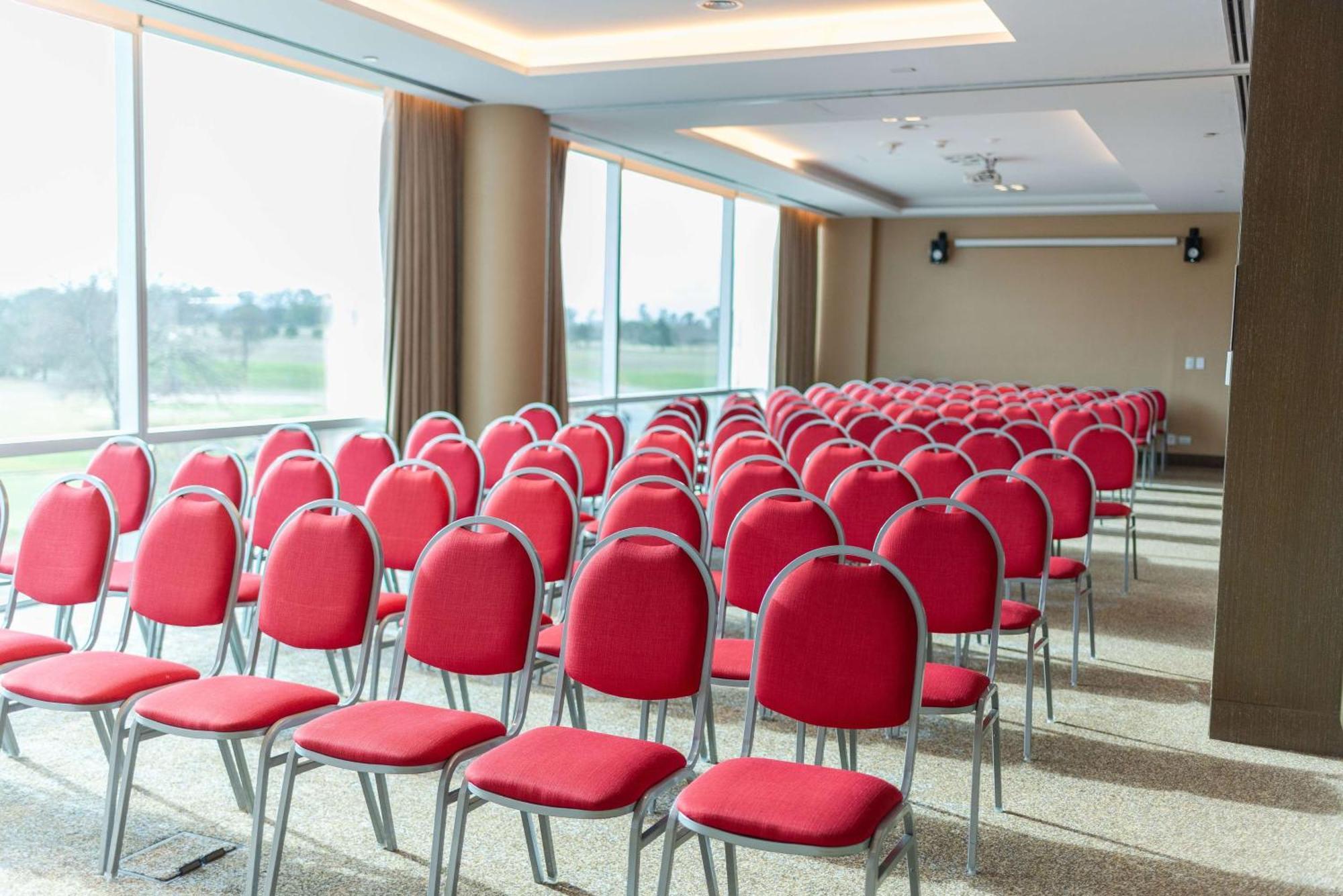 Hilton Pilar Hotel Екстериор снимка
