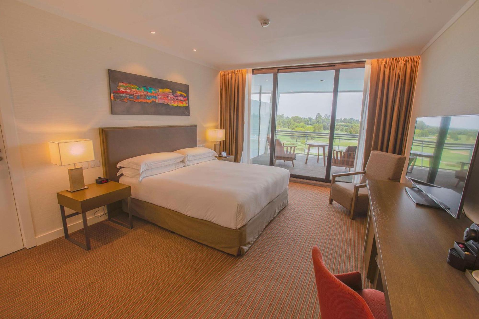 Hilton Pilar Hotel Екстериор снимка
