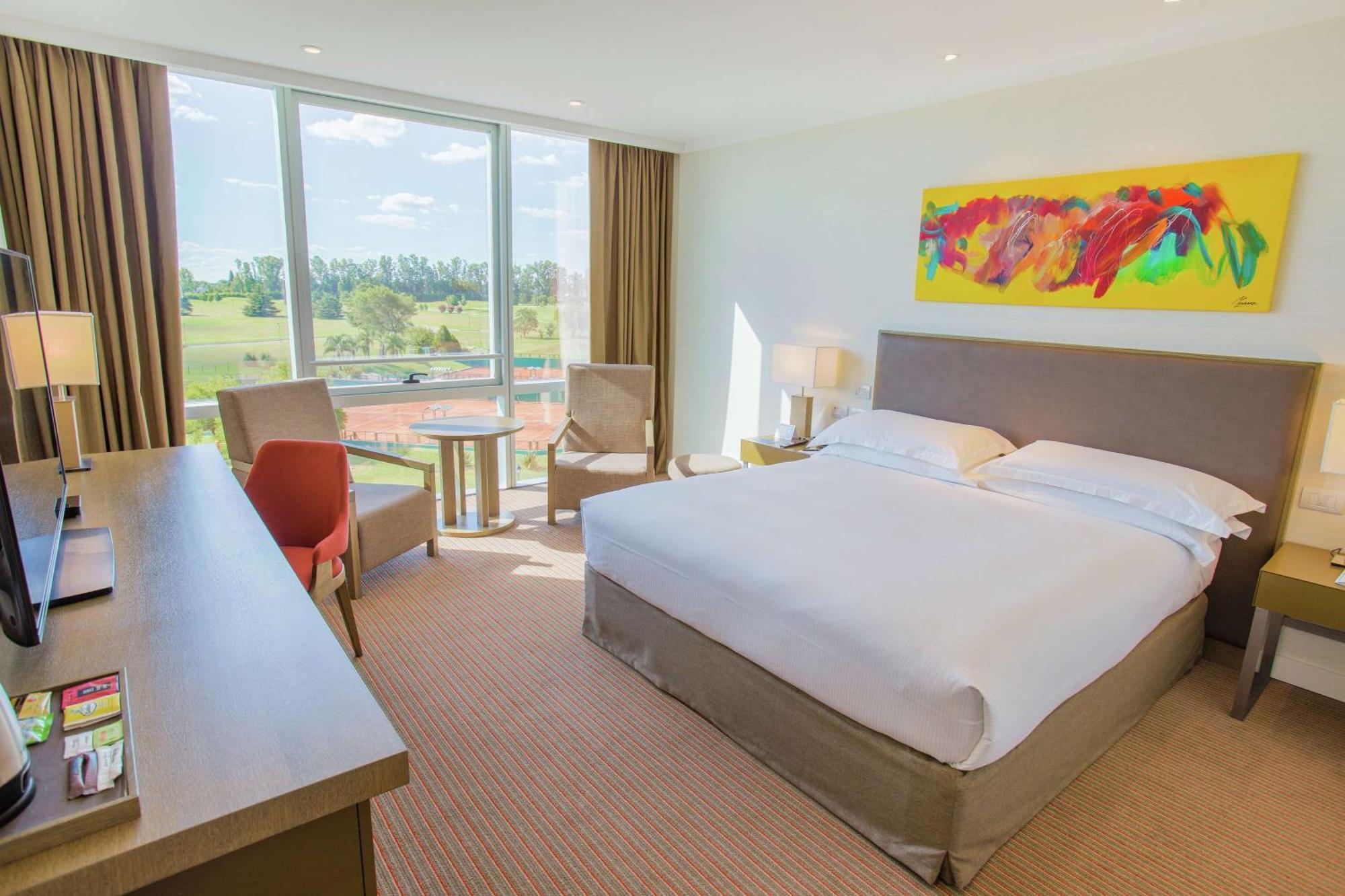 Hilton Pilar Hotel Екстериор снимка