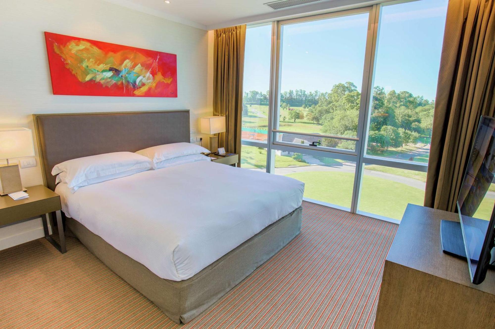 Hilton Pilar Hotel Екстериор снимка