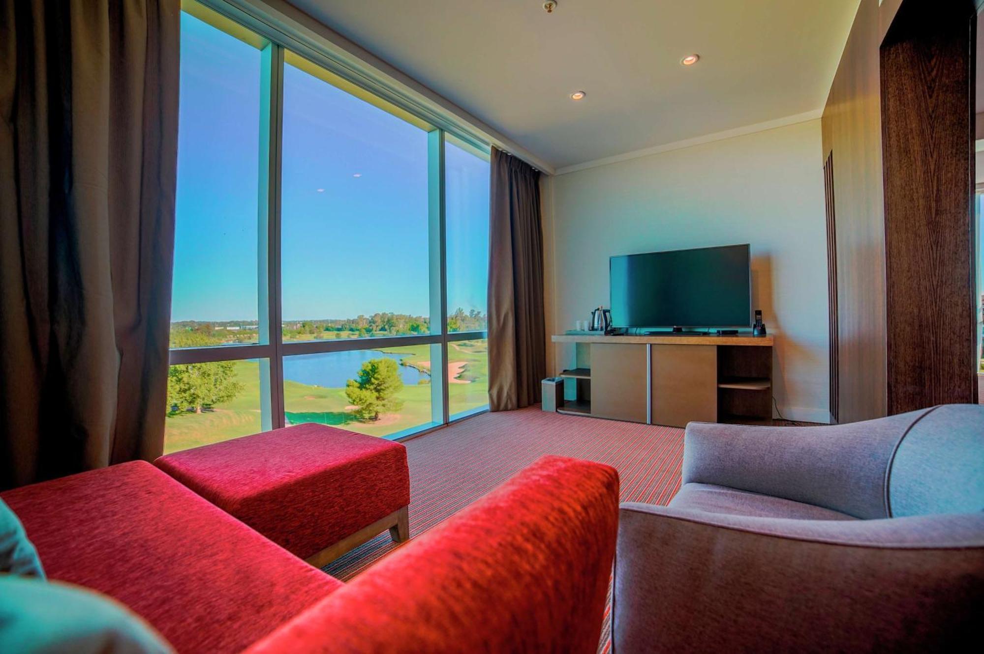 Hilton Pilar Hotel Екстериор снимка