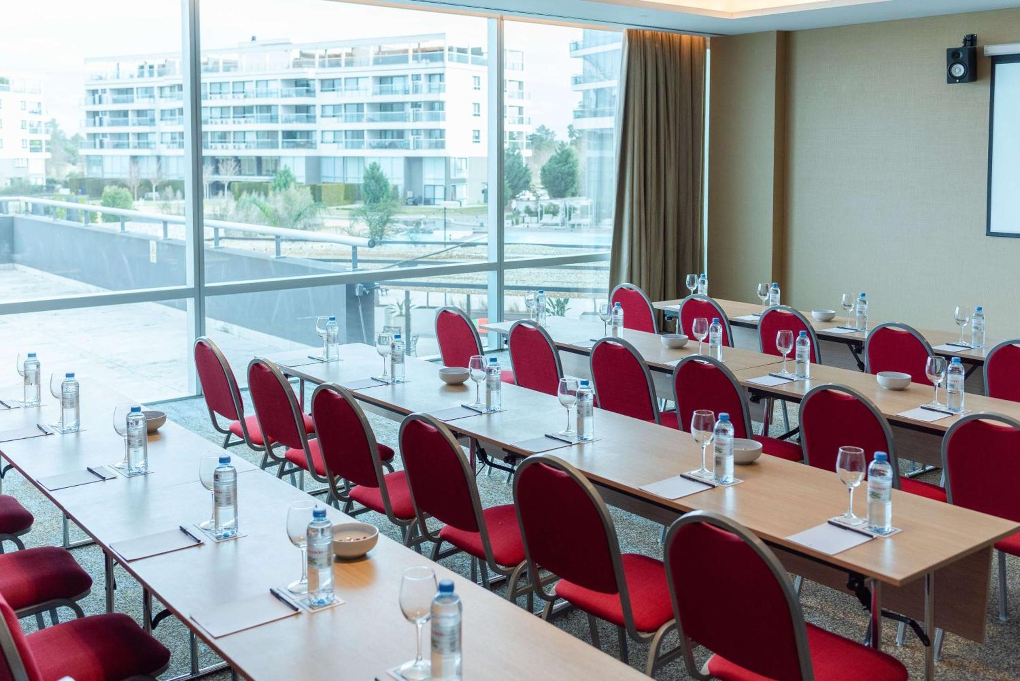 Hilton Pilar Hotel Екстериор снимка